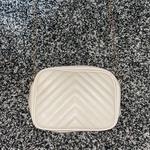 Chevron cream purse